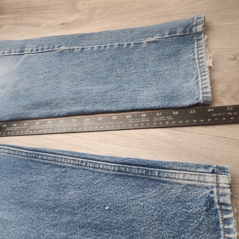 Vintage LL Bean Light Wash Natural Fit Jeans 33x34 Distressed Denim Straight Leg - Picture 5 of 16